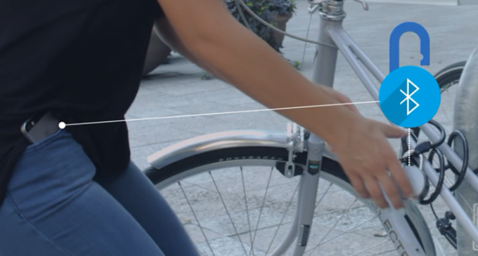 キーレス無線スマートな電話Appの電気オートバイのバイクのための再設置可能な組合せの南京錠