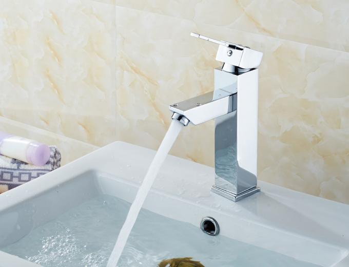 亜鉛合金のハンドルの単一の穴の真鍮のBathの流しのコック/洗面器の混合弁